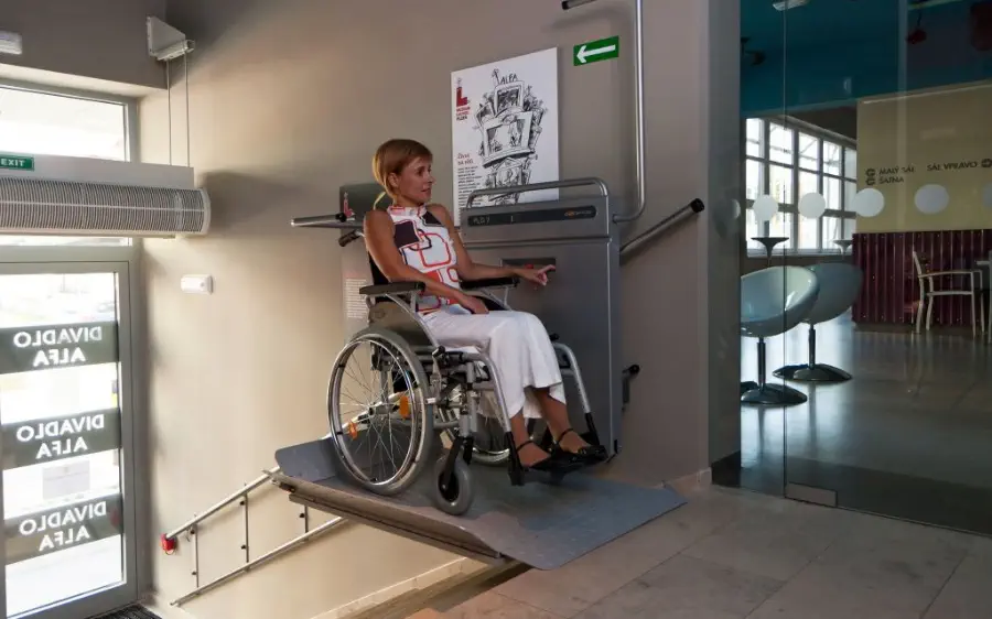 Schodišťová plošina pro osoby se sníženou pohyblivostí